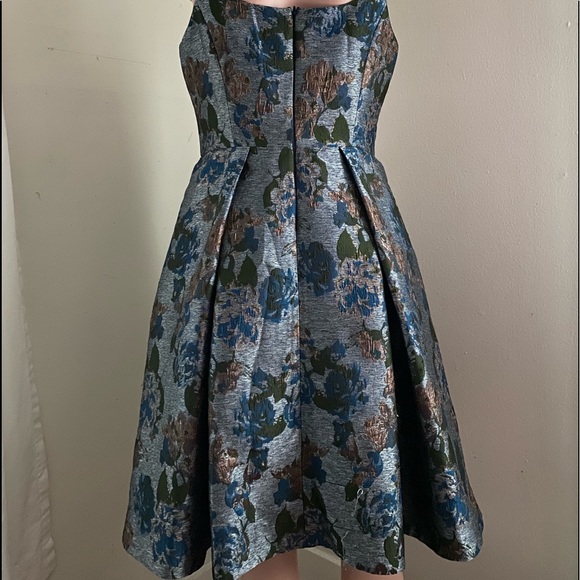 Gal Meets Glam Dress Size 12 - Picture 6 of 13